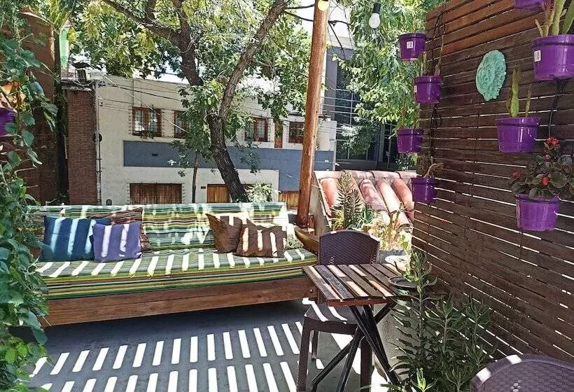 Retkeilymaja Pequeña Estación B&b