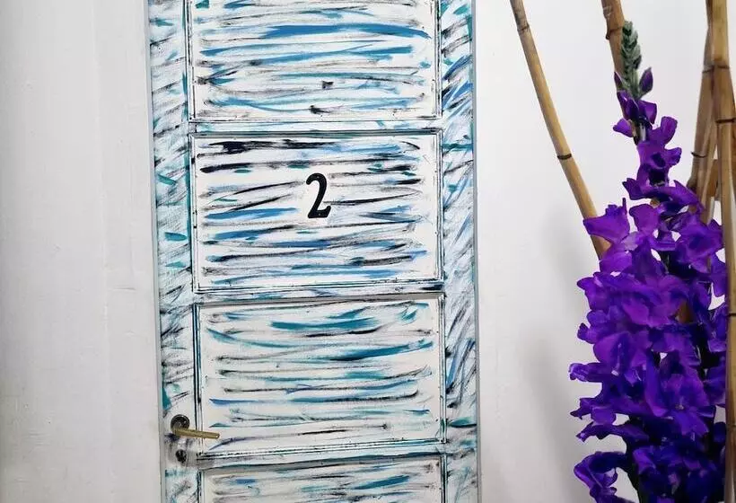 Retkeilymaja Pequeña Estación B&b