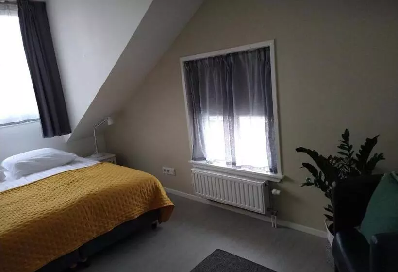 Hotelli Bed & Brasserie Het Kosthuys