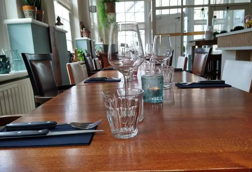 Hotelli Bed & Brasserie Het Kosthuys