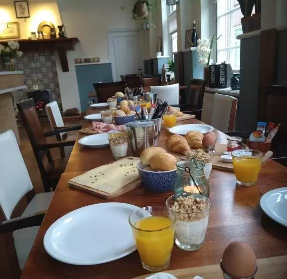 Hotelli Bed & Brasserie Het Kosthuys