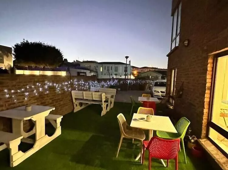 Majatalo Ocean Vibes