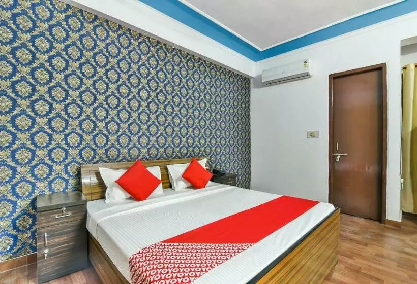 Collection O Hotel Vijay Inn Near Gomti Riverfront Park