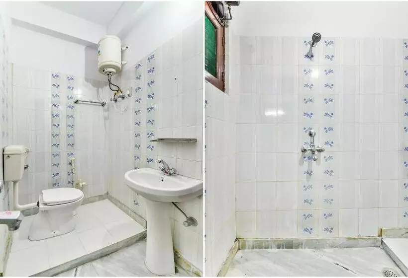 Collection O Hotel Vijay Inn Near Gomti Riverfront Park