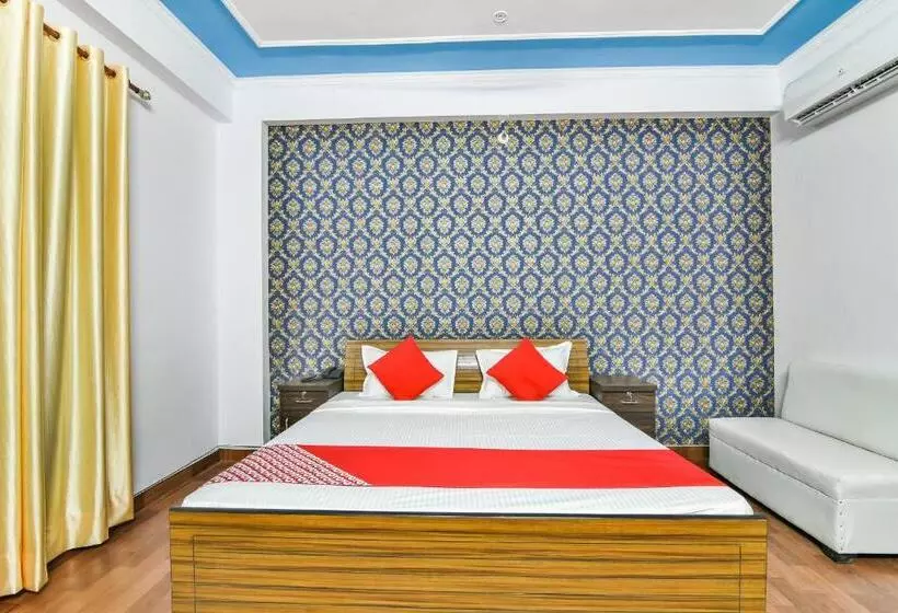 Collection O Hotel Vijay Inn Near Gomti Riverfront Park