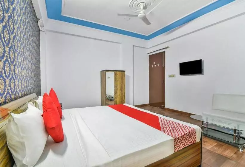 Collection O Hotel Vijay Inn Near Gomti Riverfront Park