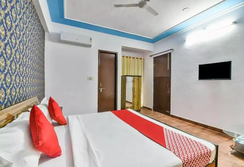 Collection O Hotel Vijay Inn Near Gomti Riverfront Park