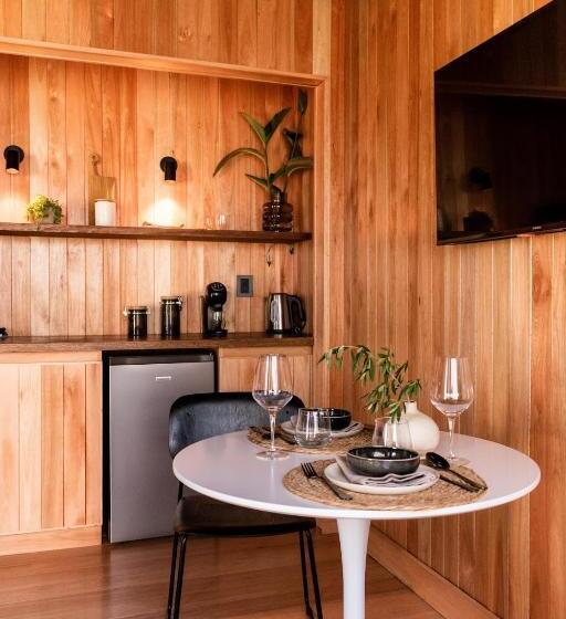 هاستل Aires Puros