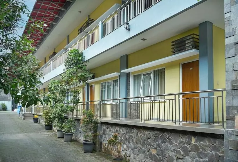 Hotelli Front One Resort Indraloka Temanggung