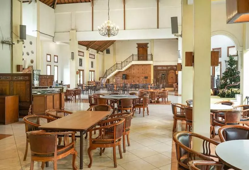 Hotelli Front One Resort Indraloka Temanggung