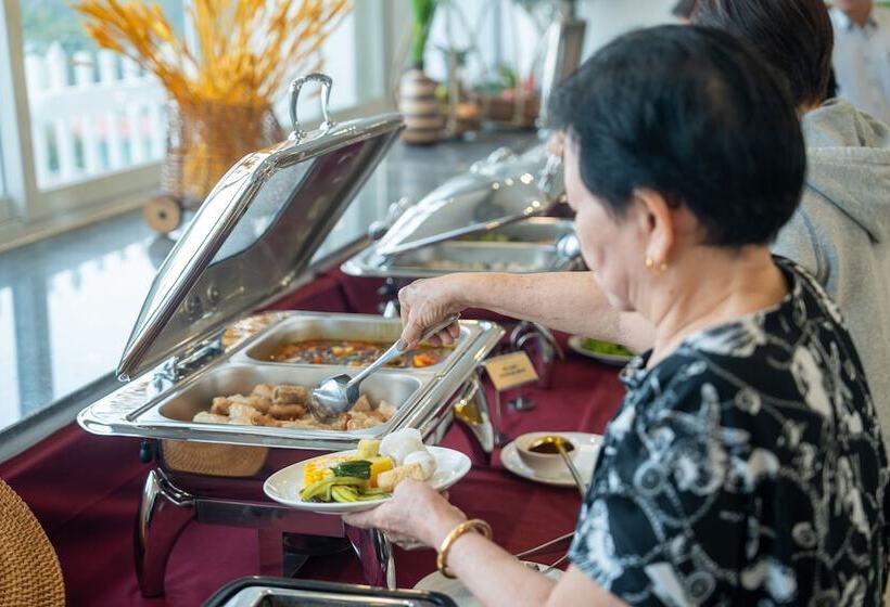 هتل Tahiti Central Seaview   50m To Night Market Phu Quoc