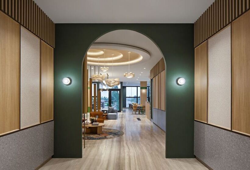 Maxonehotels At Kota Harapan Indah Bekasi