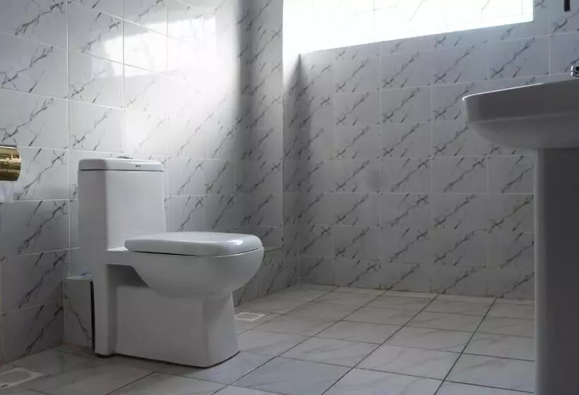 پانسیون Guesthouse In Kamakis Eastern Bypass