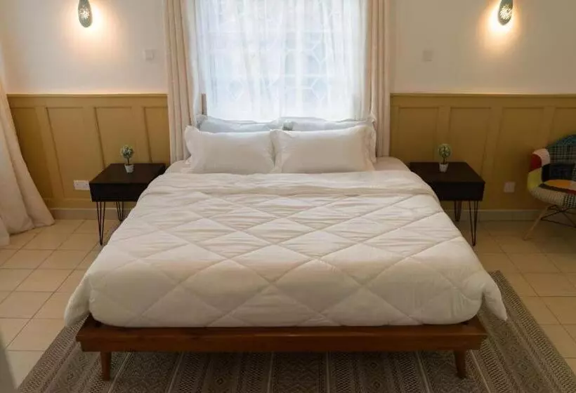 پانسیون Guesthouse In Kamakis Eastern Bypass