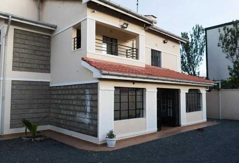 پانسیون Guesthouse In Kamakis Eastern Bypass