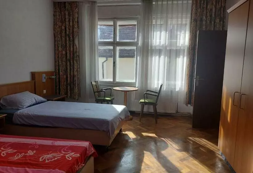 Cisnadie Hostel