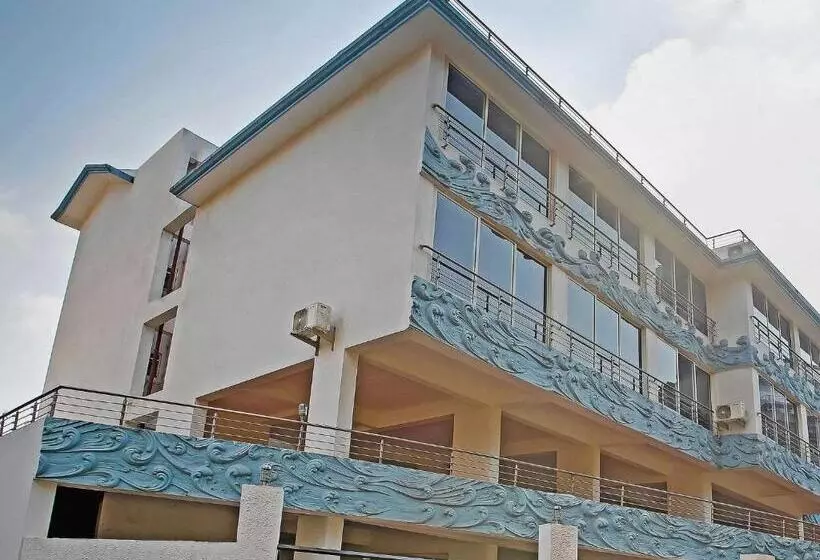 Home Hotel Sea Prince Suites