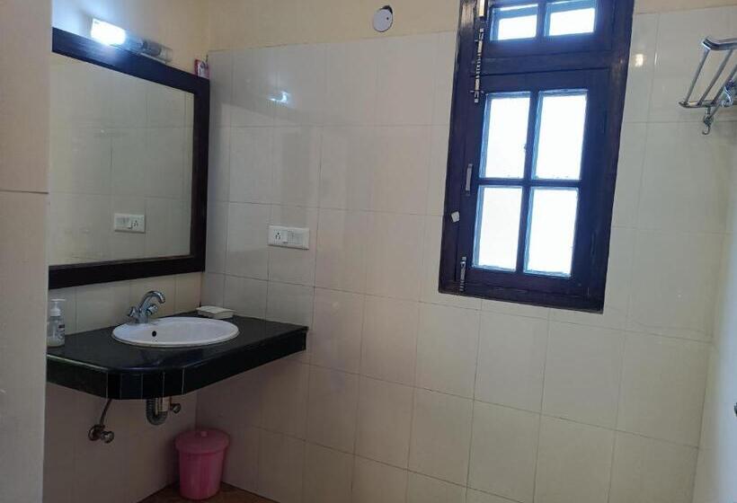 Hot Stuff Hotel Rooms & Restaurant Riverside Resort Pet Friendly