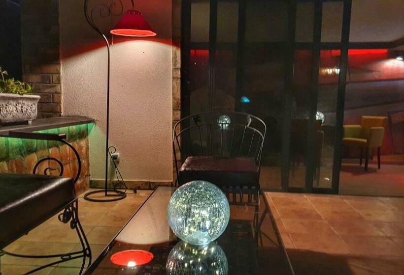 هاستل Castello Inn