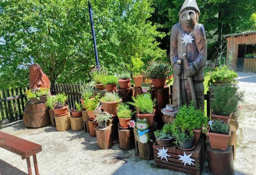 تختخواب و صبحانه Smučarska Koča