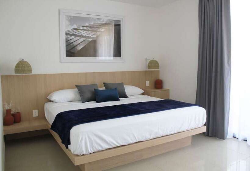 Satelite 2750 Hotel & Suites