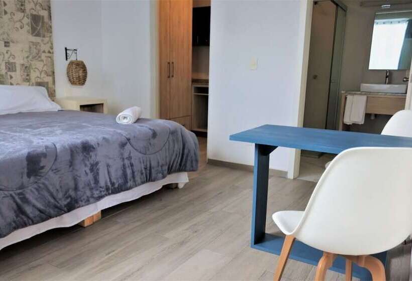 Satelite 2750 Hotel & Suites