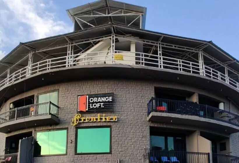هتل Orangeloft Frontier