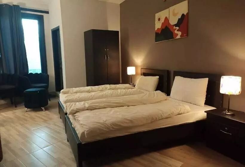 هتل Orangeloft Frontier