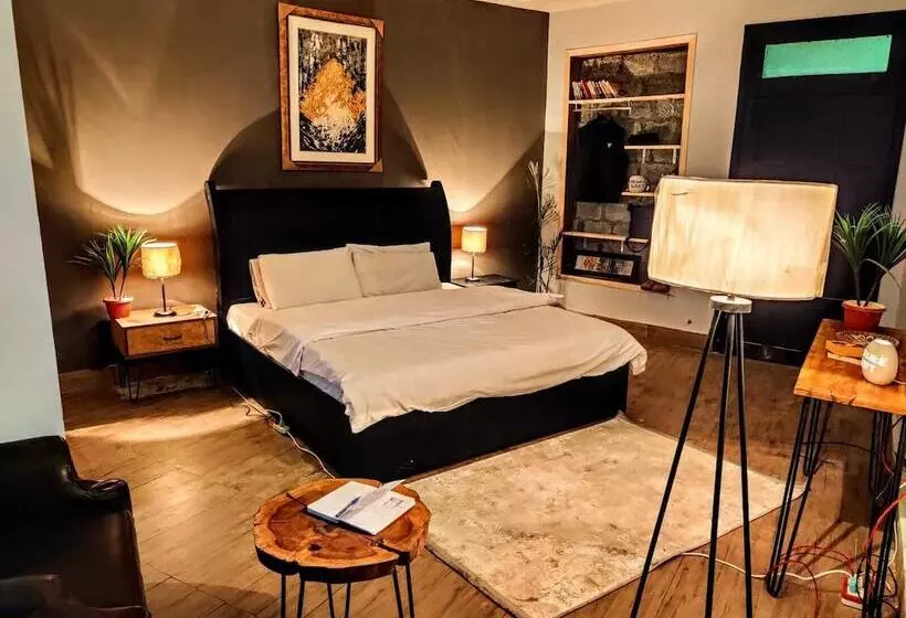 هتل Orangeloft Frontier