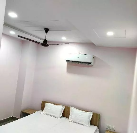 Hotelli Oyo  Palazzo