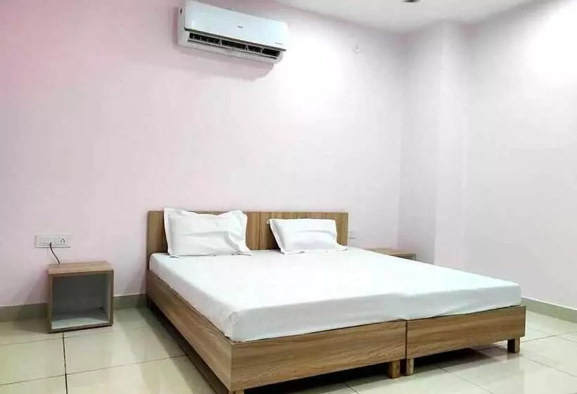 Hotelli Oyo  Palazzo