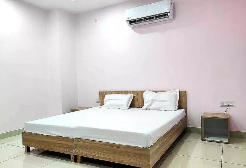 Hotelli Oyo  Palazzo