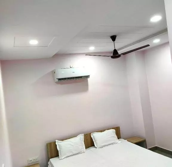 Hotelli Oyo  Palazzo