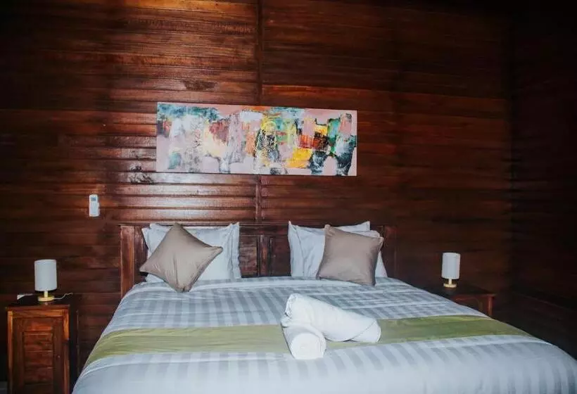 Majatalo Kurnia Guest House & Spa