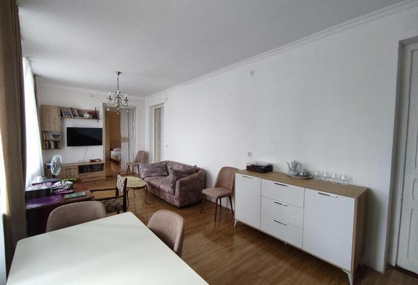 پانسیون Aloni Green Acres