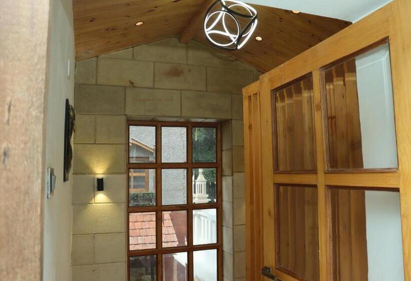 The Stoneberry Resort