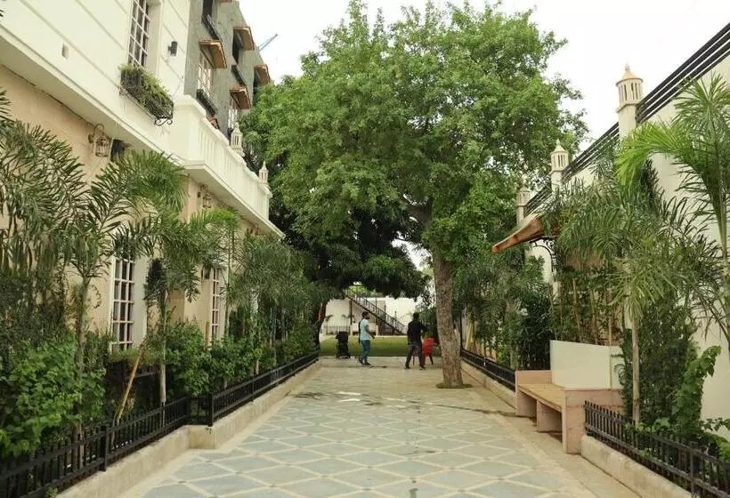 The Stoneberry Resort