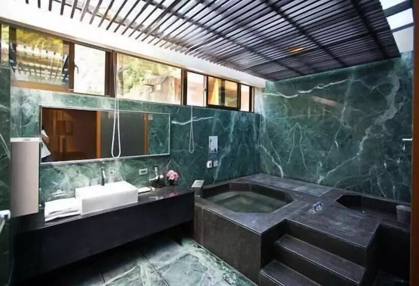 هتل 33 Spa