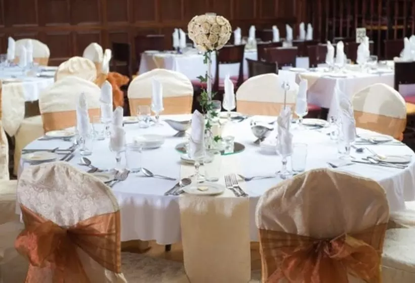 فندق Allingham Arms