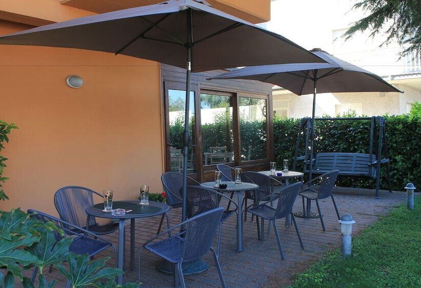 בית מלון כפרי Cladan