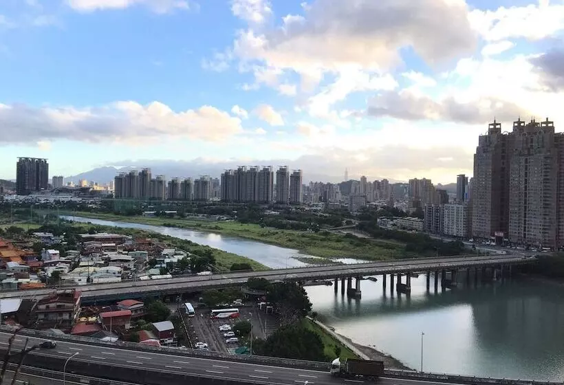 هتل Lake