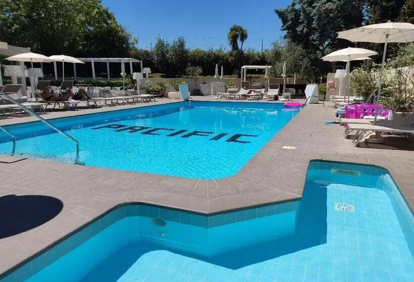 Hotel Pacific