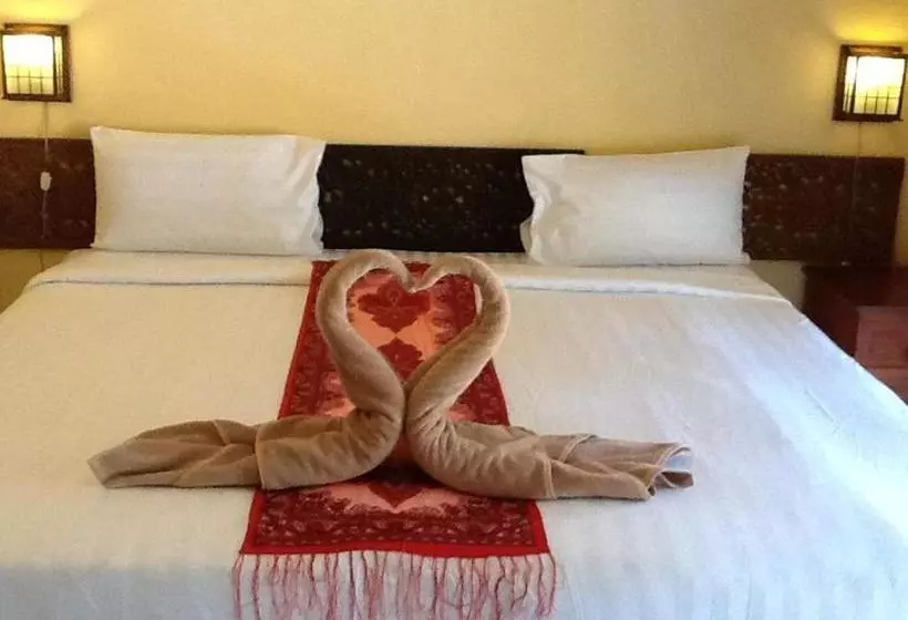 בית מלון כפרי Samui Hostel