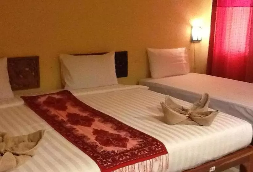 בית מלון כפרי Samui Hostel