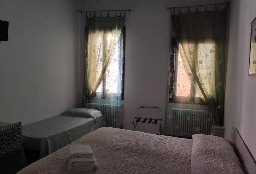 Sweet Venice   Rooms & Apartments