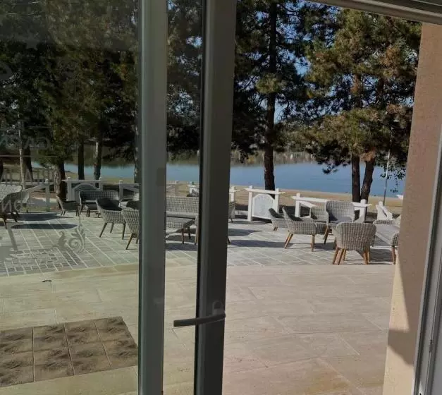 Garni Hotel Oblačinsko Jezero