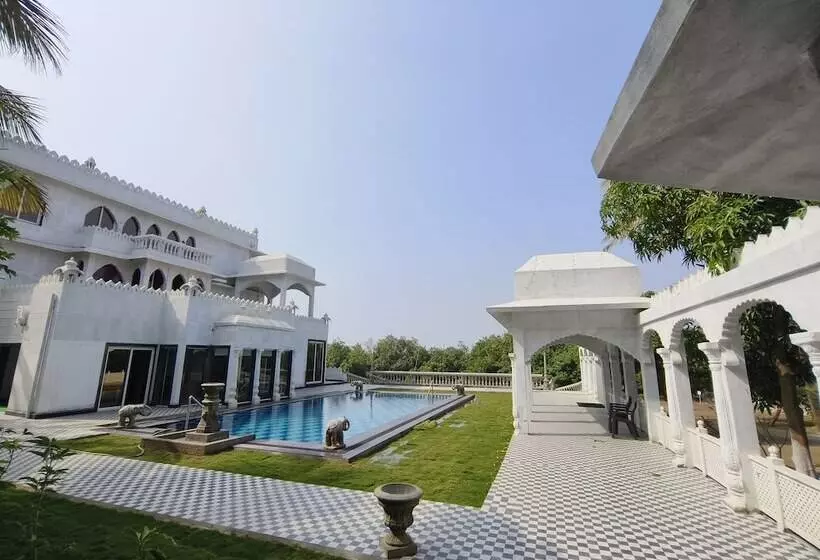 Hotelli Simmba Resort
