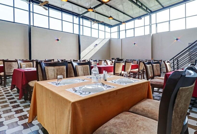 Hotel Treebo Trend Shri Aprameya Resort