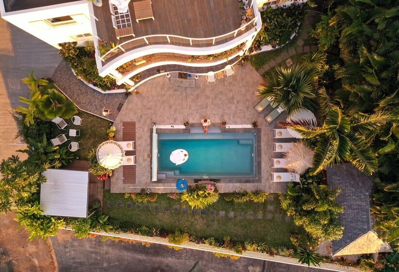 بنسيون Villa Garriga