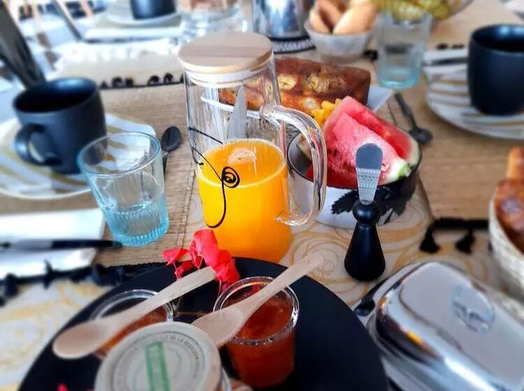 پانسیون Villa Garriga